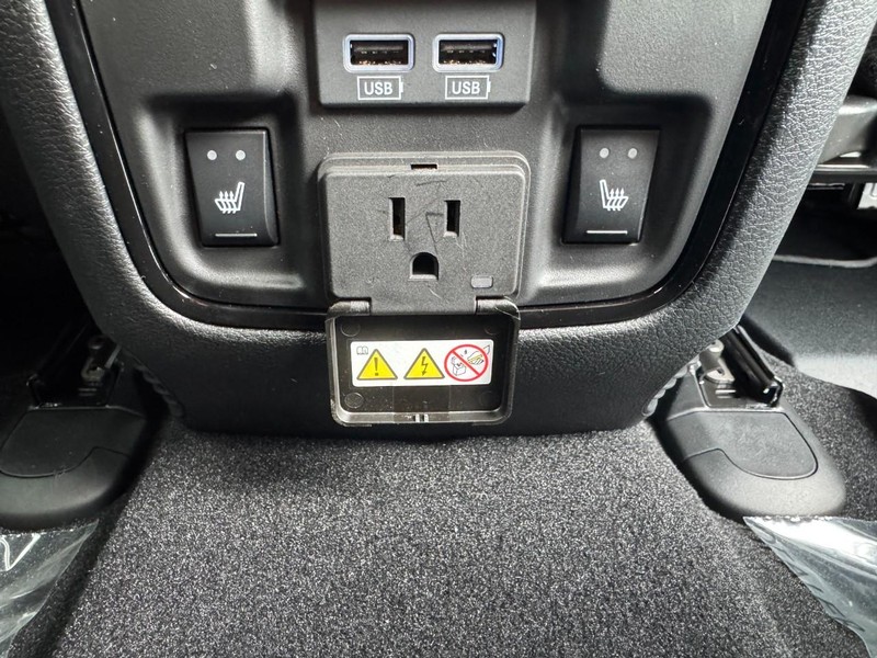 Dodge Durango Vehicle Full-screen Gallery Image 9