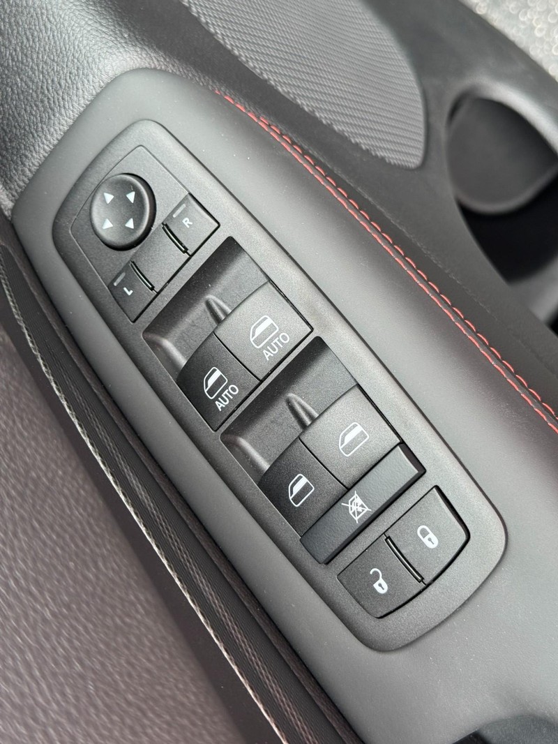 Dodge Durango Vehicle Full-screen Gallery Image 15