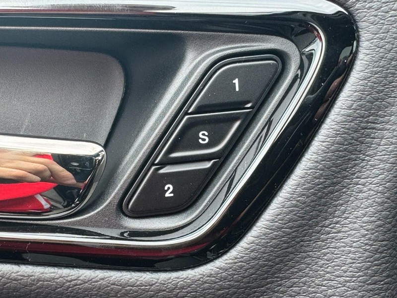 Dodge Durango Vehicle Full-screen Gallery Image 16