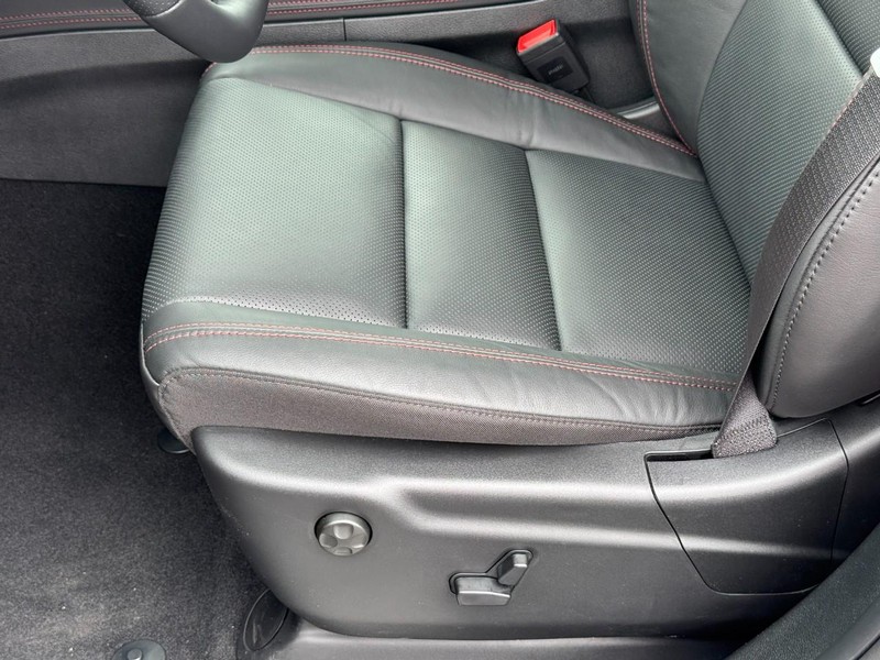 Dodge Durango Vehicle Full-screen Gallery Image 17