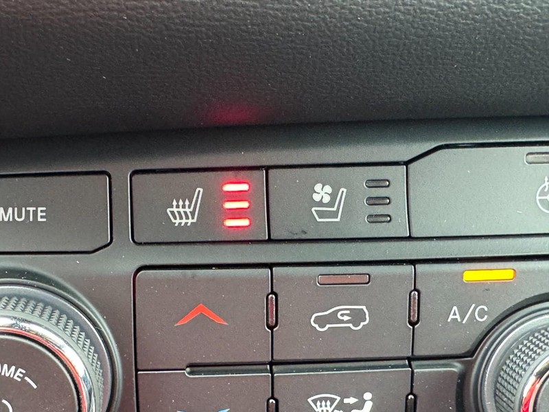 Dodge Durango Vehicle Full-screen Gallery Image 21