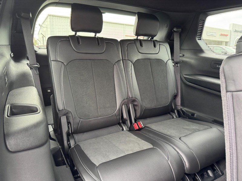 Jeep Grand Cherokee L Vehicle Full-screen Gallery Image 5