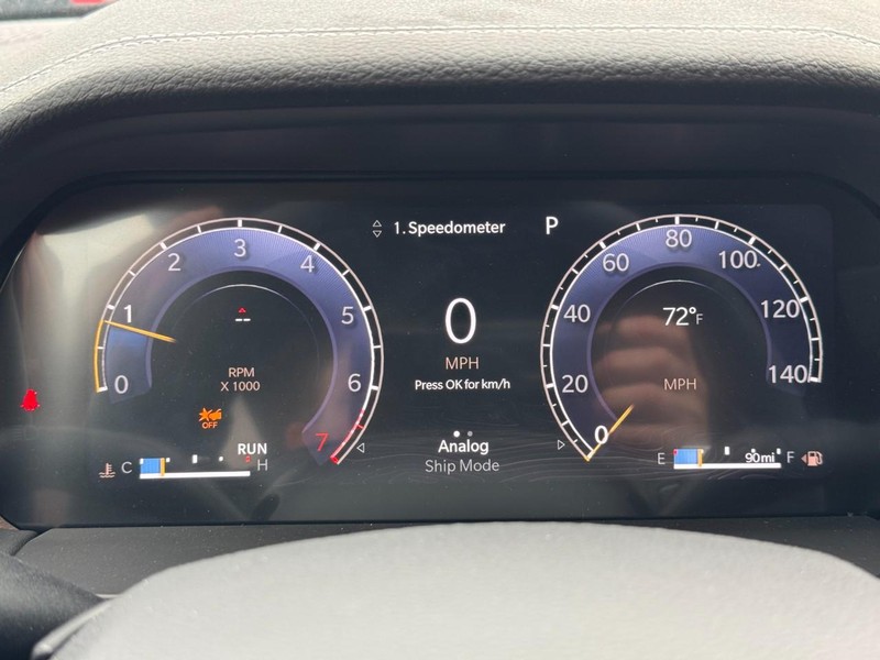 Jeep Grand Cherokee L Vehicle Full-screen Gallery Image 14