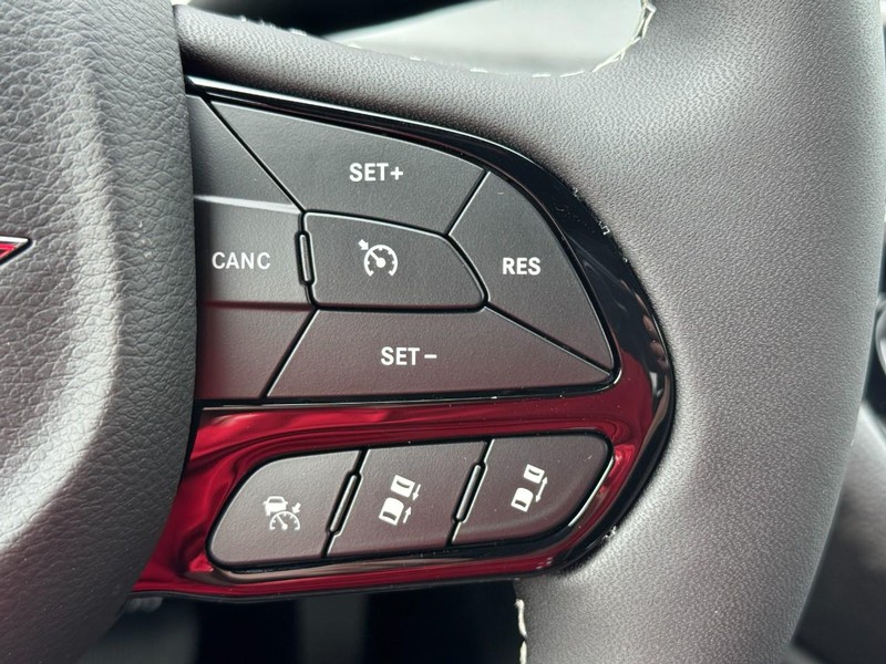 Chrysler Pacifica Vehicle Full-screen Gallery Image 15