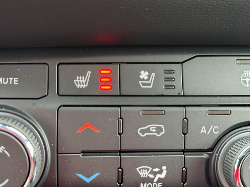 Dodge Durango Vehicle Full-screen Gallery Image 19