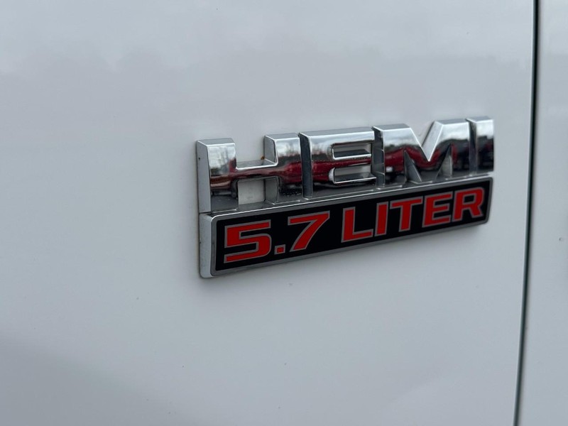 Ram 1500 Vehicle Full-screen Gallery Image 08