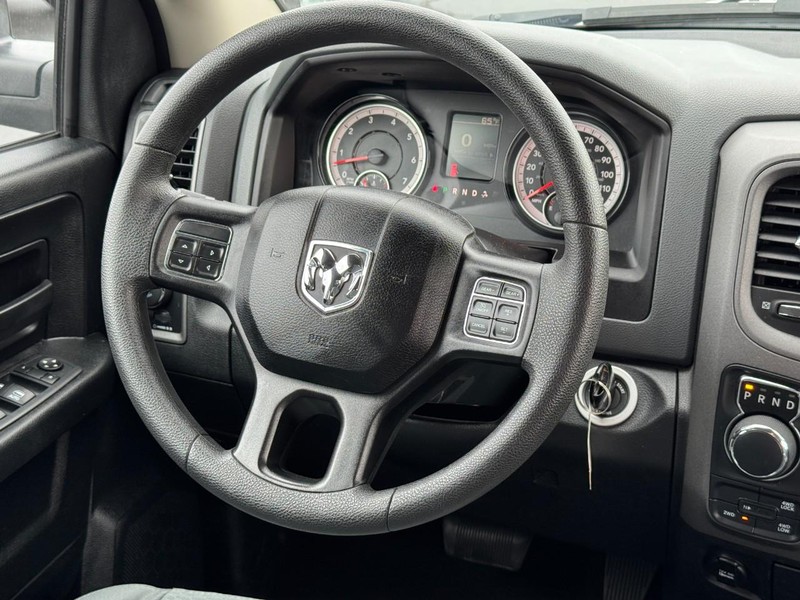 Ram 1500 Vehicle Full-screen Gallery Image 13