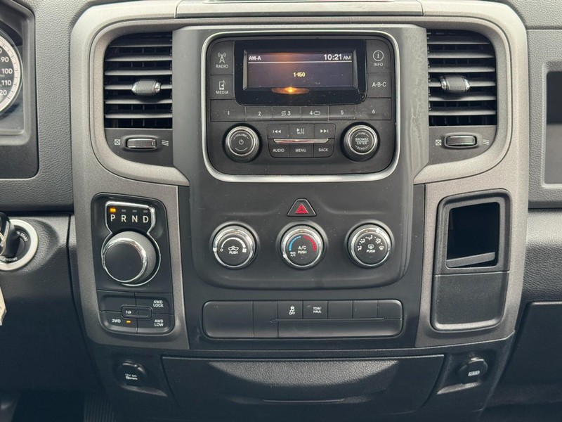 Ram 1500 Vehicle Full-screen Gallery Image 14