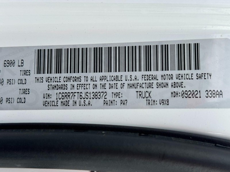 Ram 1500 Vehicle Full-screen Gallery Image 22