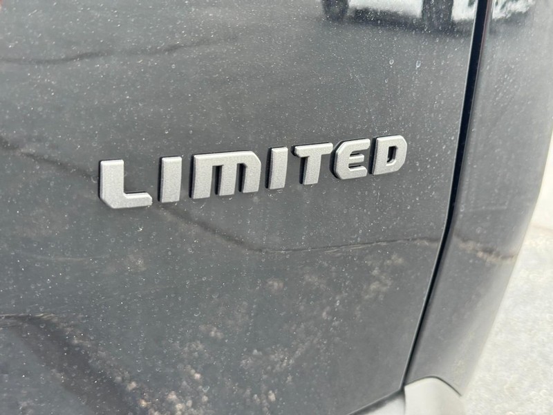 Jeep Cherokee Vehicle Full-screen Gallery Image 4