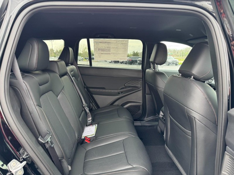 Jeep Cherokee Vehicle Full-screen Gallery Image 6