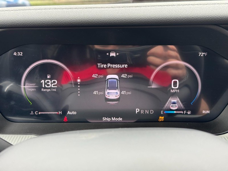 Jeep Cherokee Vehicle Full-screen Gallery Image 13