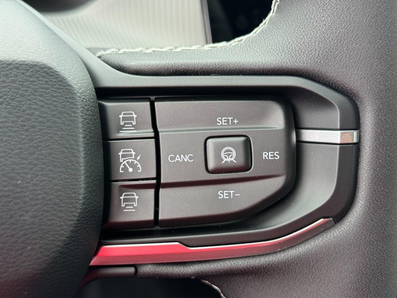 Jeep Cherokee Vehicle Full-screen Gallery Image 14