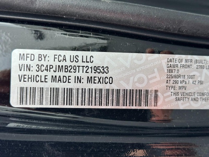 Jeep Cherokee Vehicle Full-screen Gallery Image 15