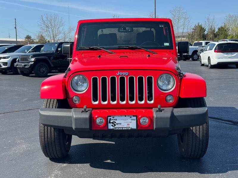 Jeep Wrangler Vehicle Full-screen Gallery Image 9