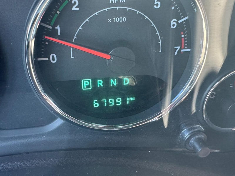 Jeep Wrangler Vehicle Full-screen Gallery Image 19