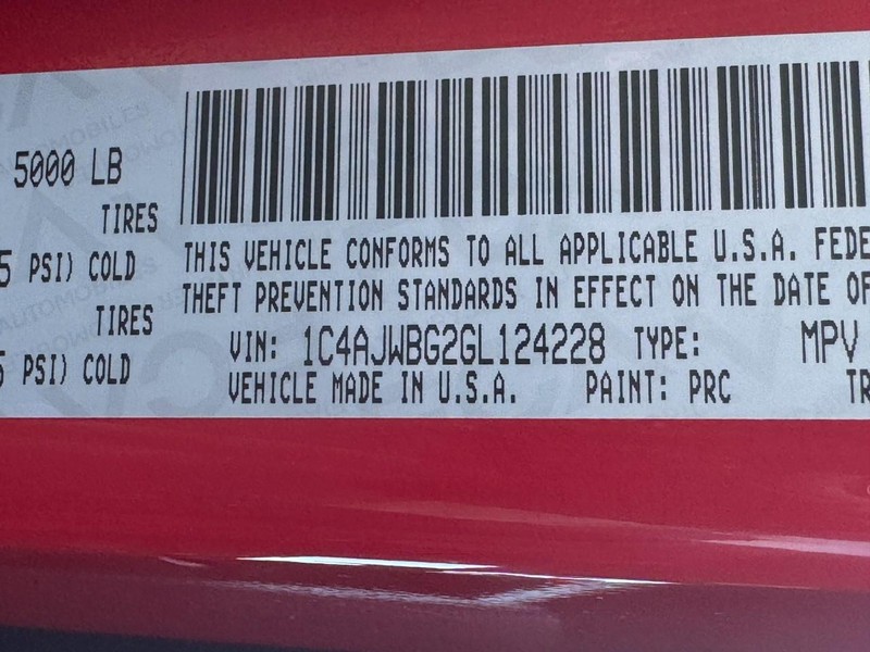 Jeep Wrangler Vehicle Full-screen Gallery Image 20