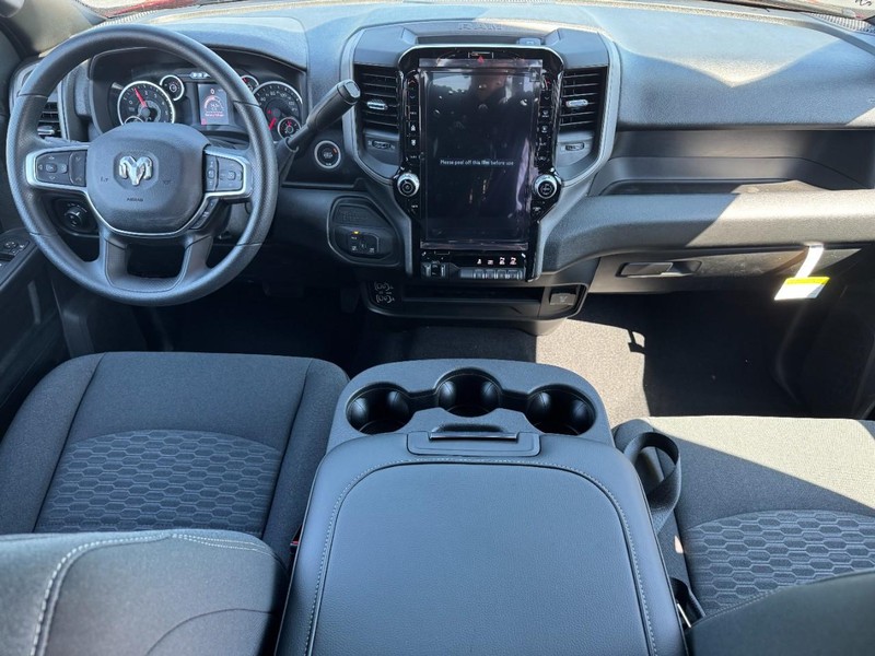 Ram 2500 Vehicle Full-screen Gallery Image 6
