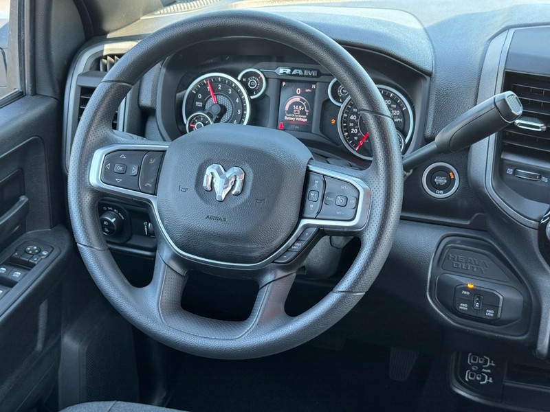 Ram 2500 Vehicle Full-screen Gallery Image 7