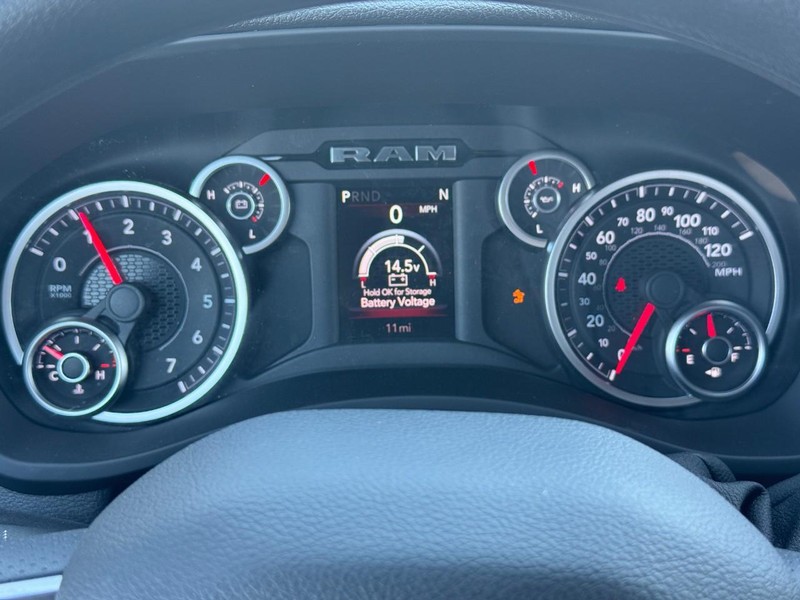Ram 2500 Vehicle Full-screen Gallery Image 15