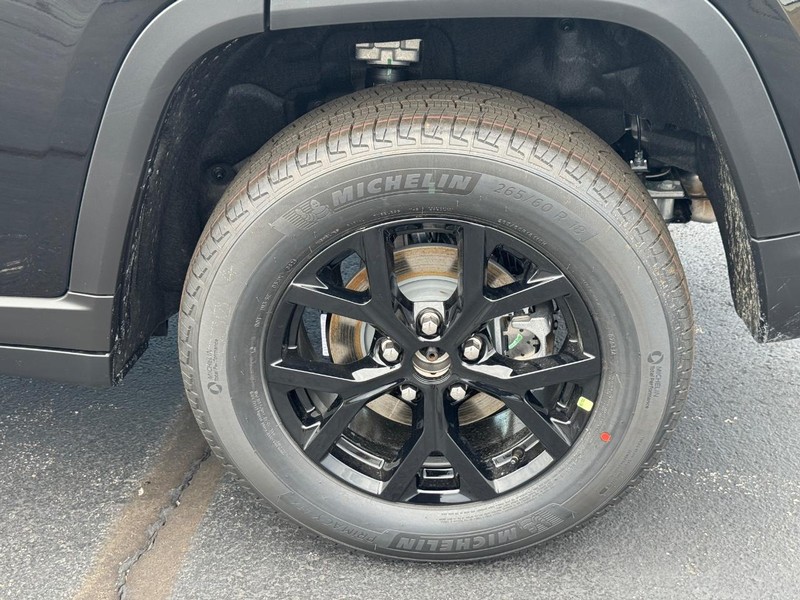 Jeep Grand Cherokee Vehicle Full-screen Gallery Image 4