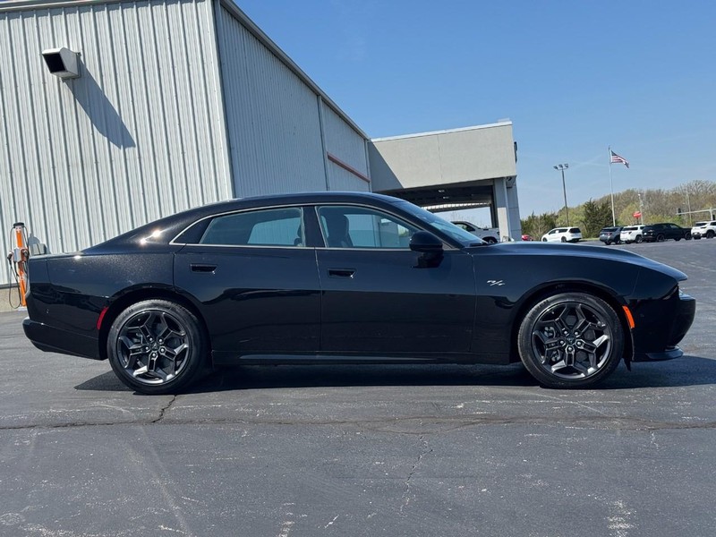 Dodge Charger Vehicle Full-screen Gallery Image 2