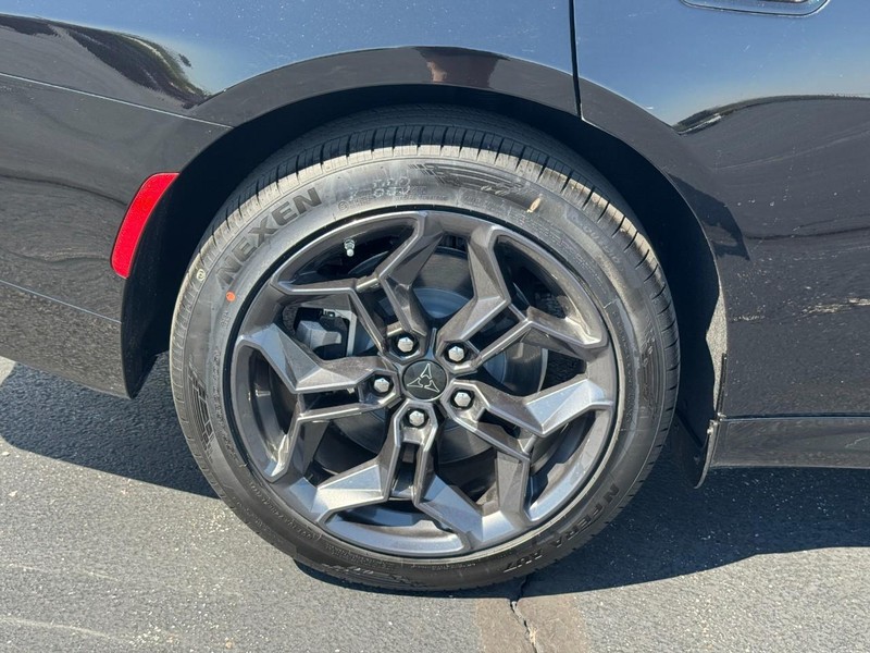 Dodge Charger Vehicle Full-screen Gallery Image 4