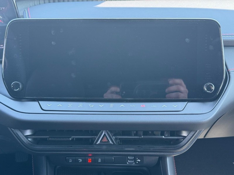 Dodge Charger Vehicle Full-screen Gallery Image 9