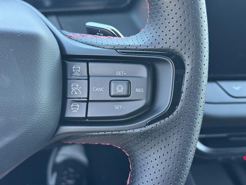 Dodge Charger Vehicle Full-screen Gallery Image 15