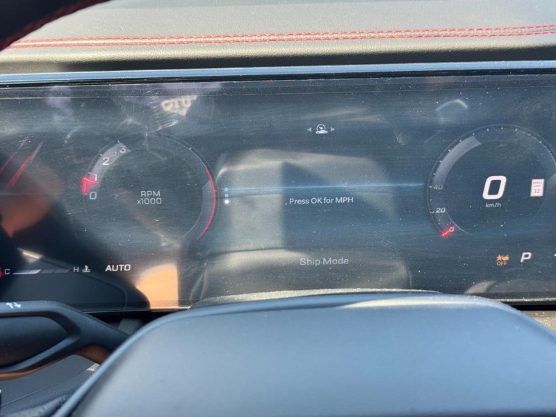 Dodge Charger Vehicle Full-screen Gallery Image 16