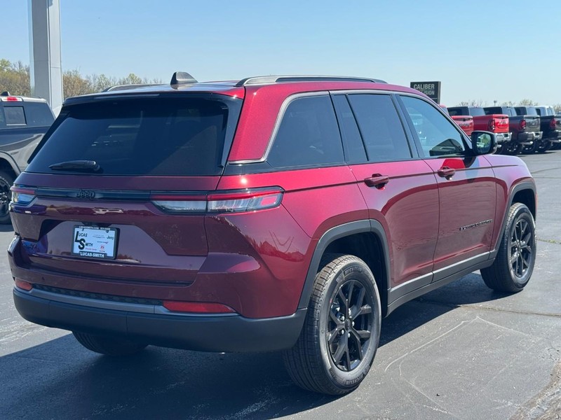 Jeep Grand Cherokee Vehicle Full-screen Gallery Image 3