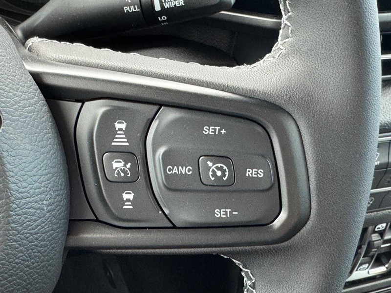 Jeep Gladiator Vehicle Full-screen Gallery Image 13