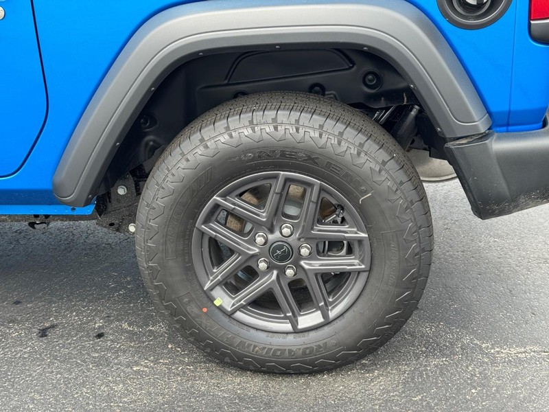 Jeep Wrangler Vehicle Full-screen Gallery Image 4