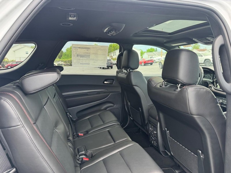 Dodge Durango Vehicle Full-screen Gallery Image 5