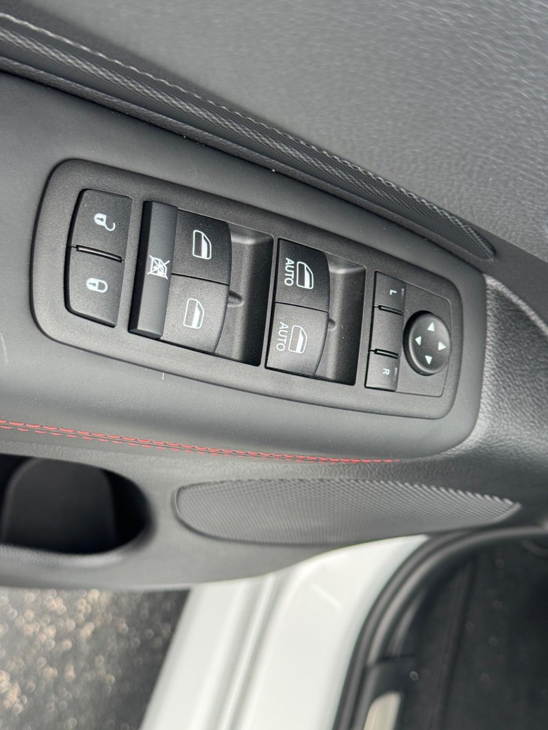 Dodge Durango Vehicle Full-screen Gallery Image 9