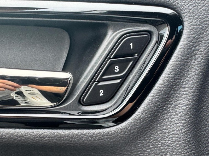 Dodge Durango Vehicle Full-screen Gallery Image 10