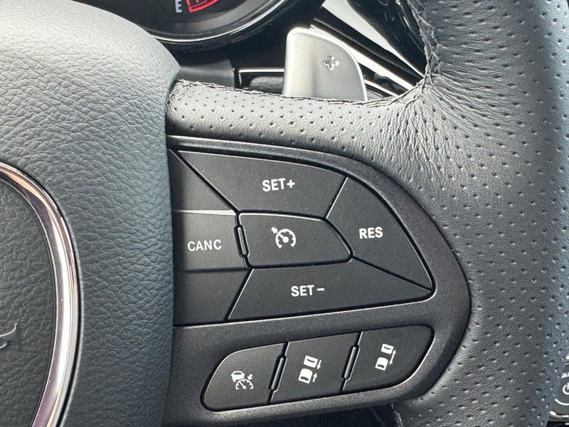 Dodge Durango Vehicle Full-screen Gallery Image 13