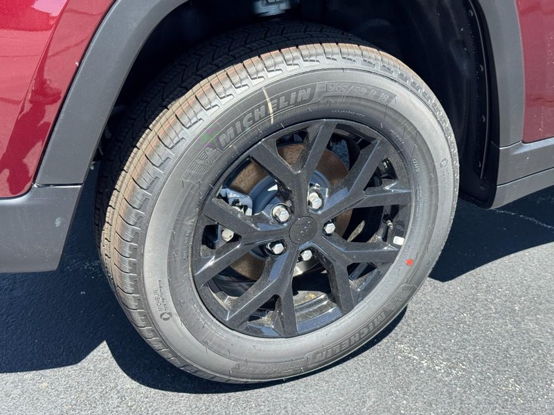 Jeep Grand Cherokee Vehicle Full-screen Gallery Image 4