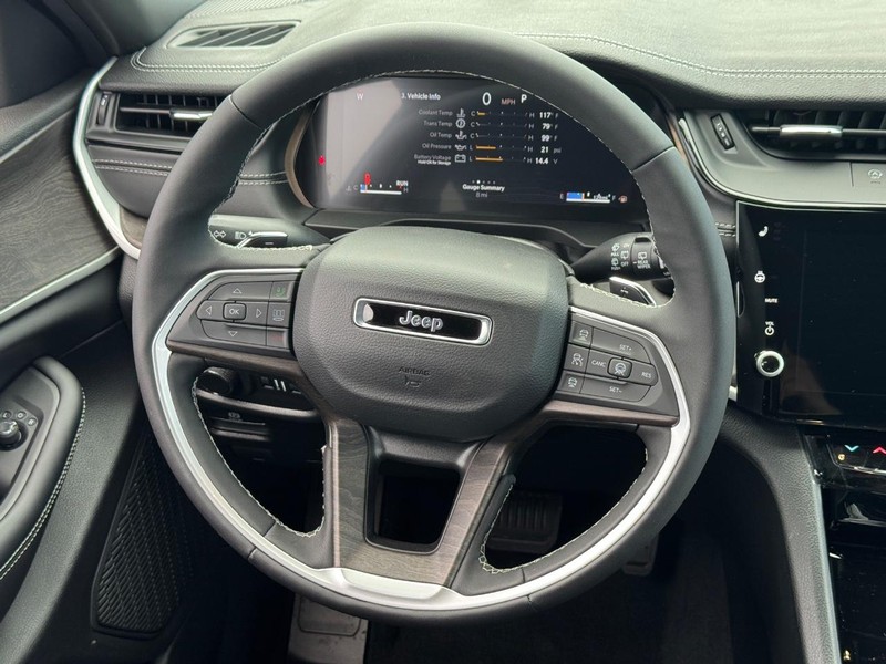 Jeep Grand Cherokee Vehicle Full-screen Gallery Image 7