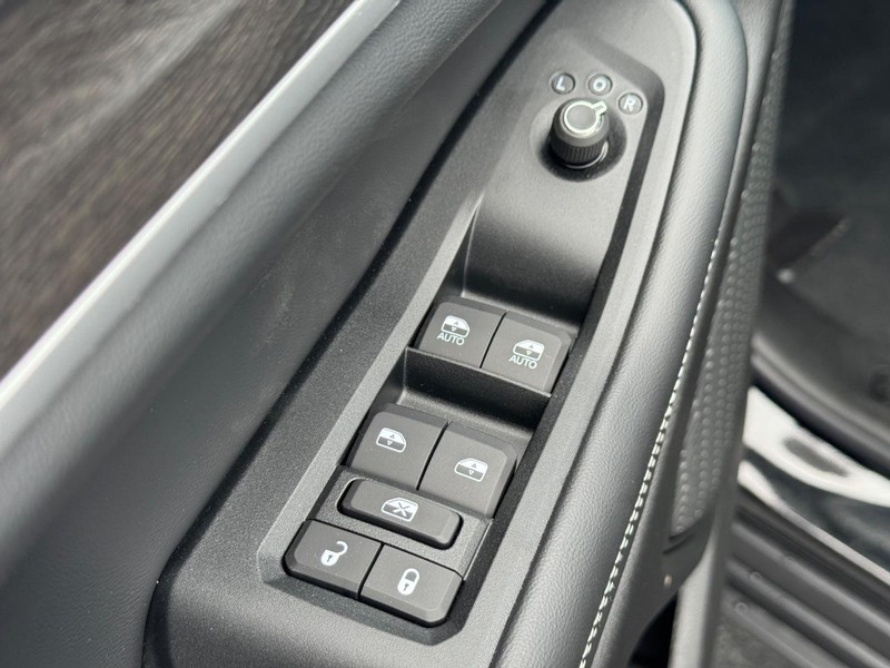 Jeep Grand Cherokee Vehicle Full-screen Gallery Image 9