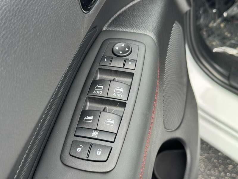 Dodge Durango Vehicle Full-screen Gallery Image 12