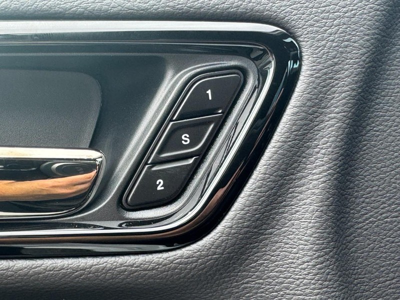 Dodge Durango Vehicle Full-screen Gallery Image 13