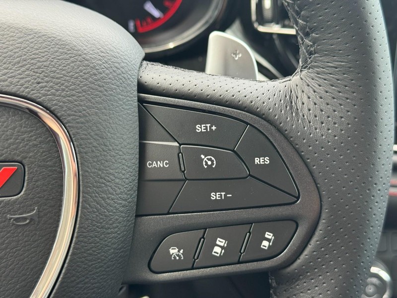 Dodge Durango Vehicle Full-screen Gallery Image 17