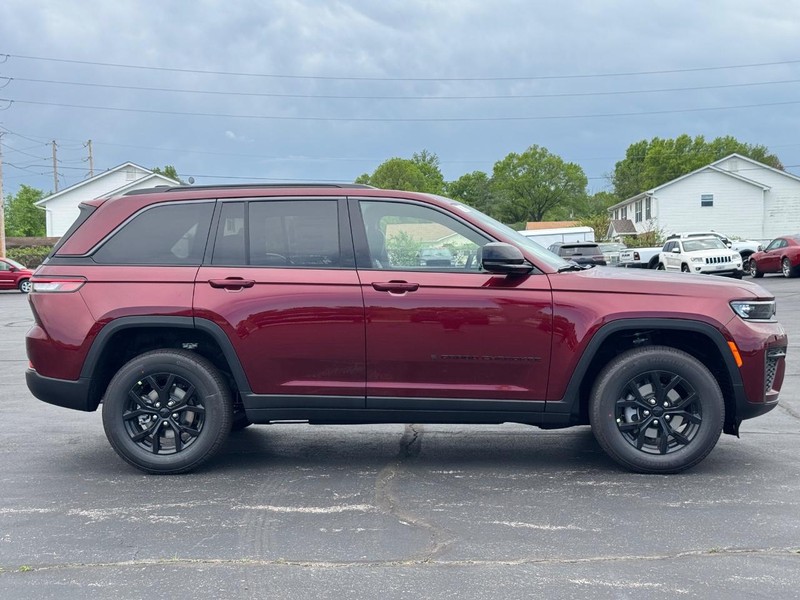 Jeep Grand Cherokee Vehicle Full-screen Gallery Image 2