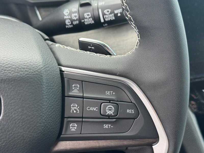 Jeep Grand Cherokee Vehicle Full-screen Gallery Image 12
