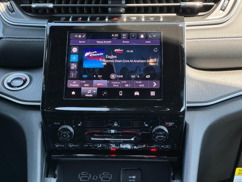 Jeep Grand Cherokee Vehicle Full-screen Gallery Image 8
