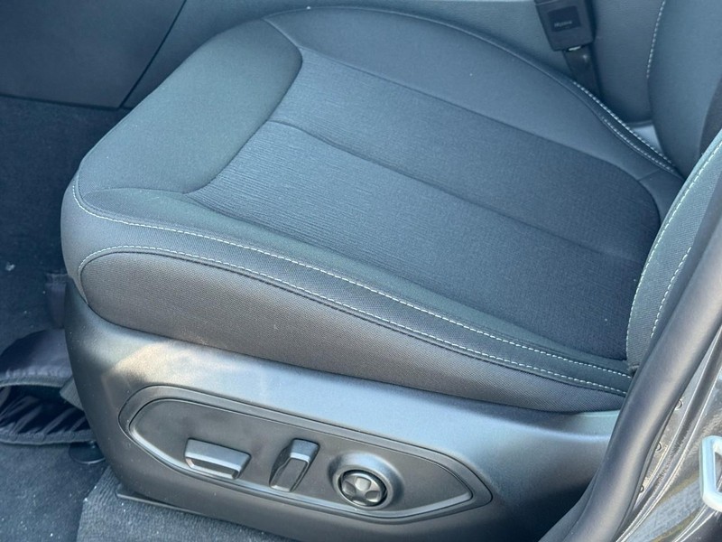 Jeep Grand Cherokee Vehicle Full-screen Gallery Image 10