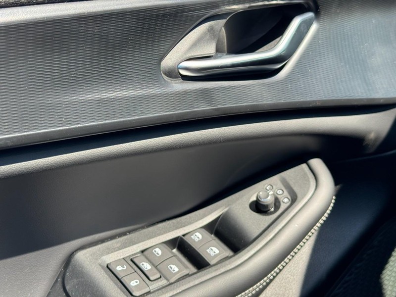 Jeep Grand Cherokee Vehicle Full-screen Gallery Image 11