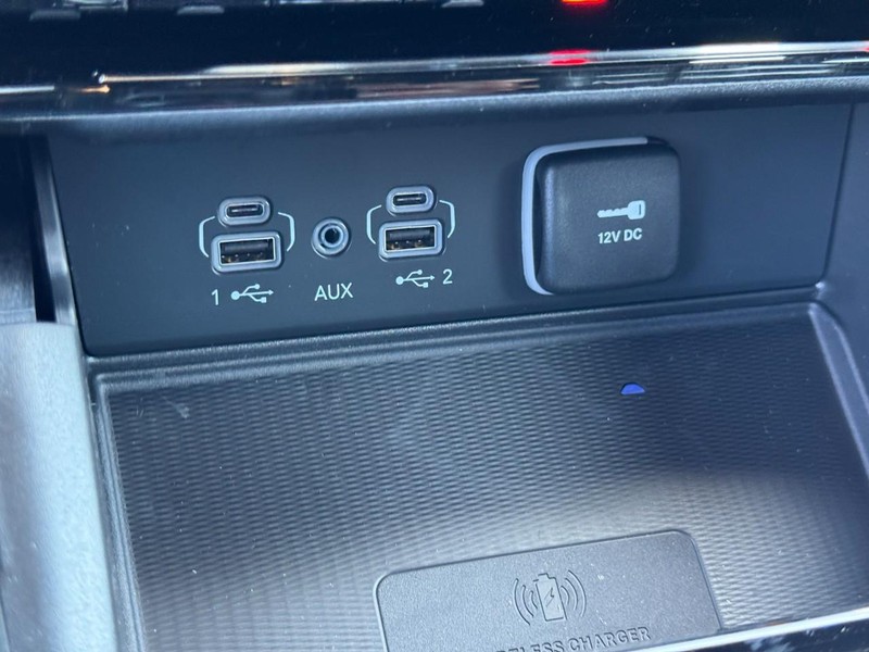 Jeep Grand Cherokee Vehicle Full-screen Gallery Image 15