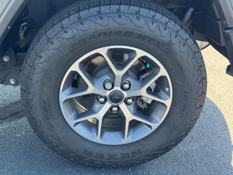 Jeep Wrangler Vehicle Full-screen Gallery Image 7